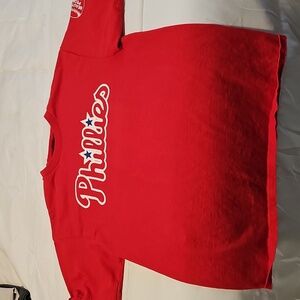 Phillies men’s red T-shirt size large